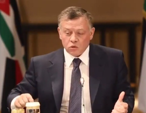 بالفيديو .. الملك غاضب