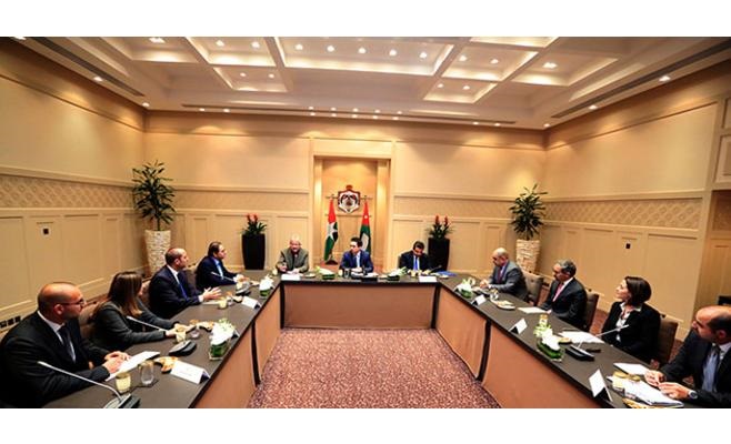 ولي العهد: تطوير قدرات الشباب من