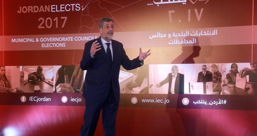 1566 طلب ترشح للانتخابات البلدية واللامركزية