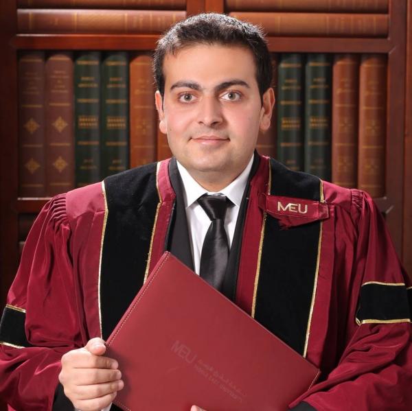 عمر نفاع .. مبارك التخرج