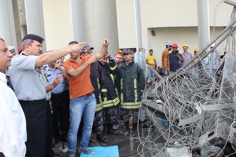 وفاة اردني وآخر هندي سقطا عن