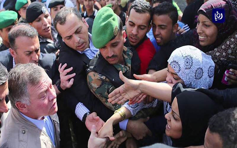 زيارة مفاجئة للملك لقرية غور فيفا