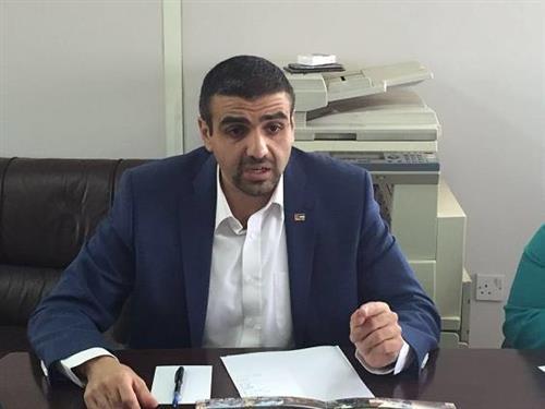 الحاج حسن يخضع لمطالب معتصمي الحرة