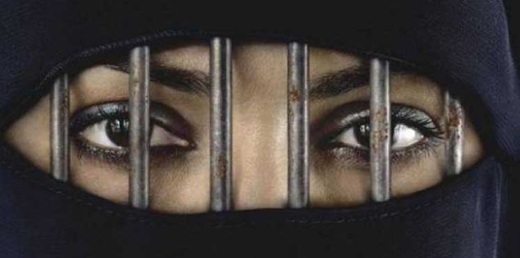 إعلامي يدعم السعوديات بحملتهن لإسقاط الولاية