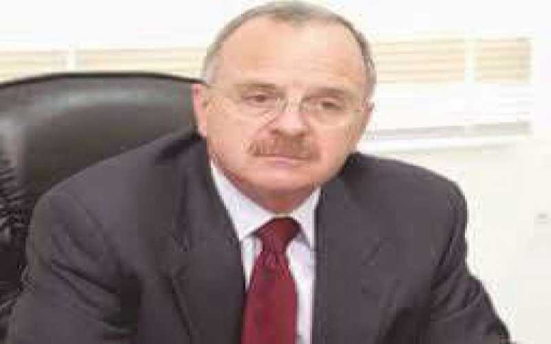 وزير العمل يزور الدوحة لبحث ملف