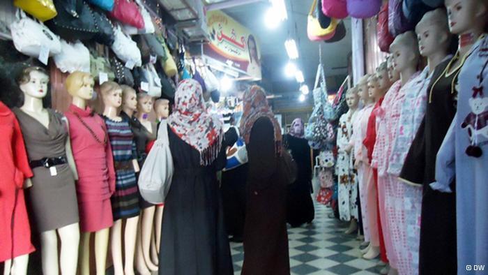 تراجع مبيعات الألبسة والأقمشة بنسبة 20%