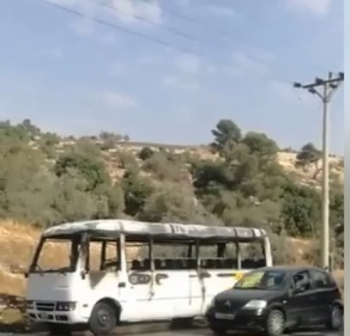 احتراق حافلة ركاب على طريق جرش