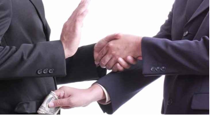 توقيف مزورين ومرتشين بوزارة العمل