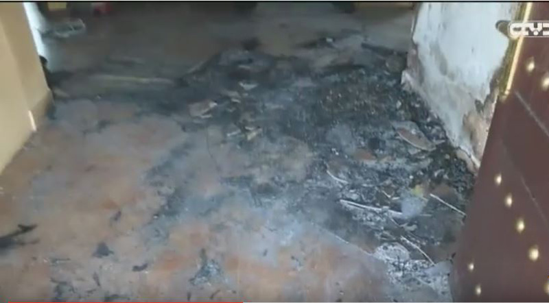 شاب يقتل والديه ويحرقهما في رأس