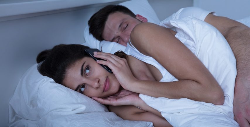 سبب صادم يدفع المرأة لخيانة زوجها..