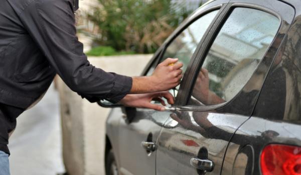 توقيف مطلوب بحقه 40 طلب سرقة