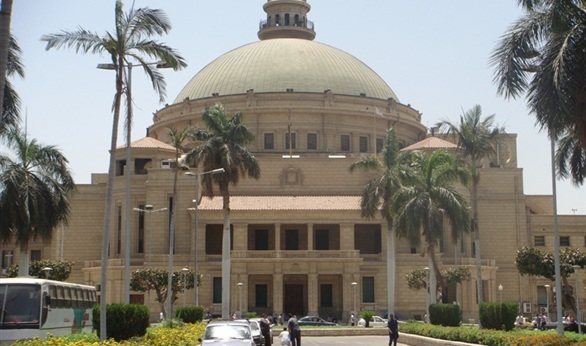 طالبة بجامعة القاهرة تشكو من اعتداء