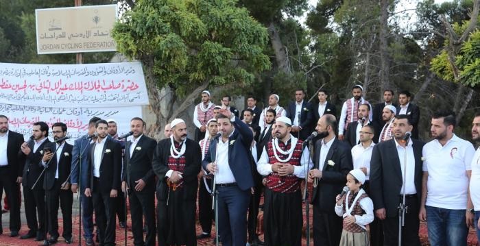 بالصور.. الأردنيون يؤدون صلاة العيد