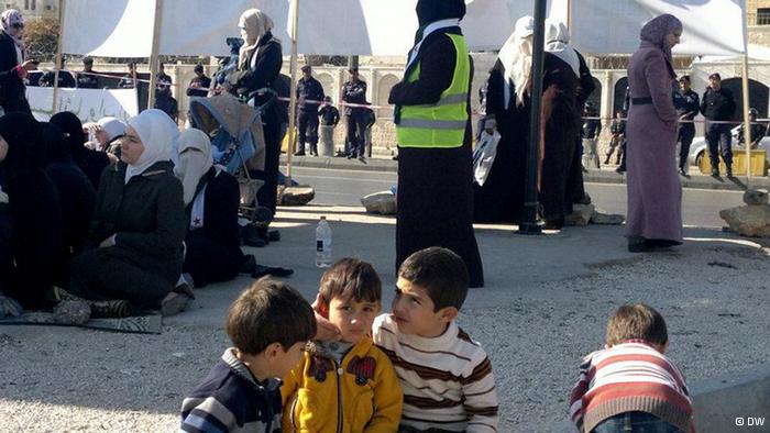 صرف 27 ألف بطاقة ممغنطة للاجئين