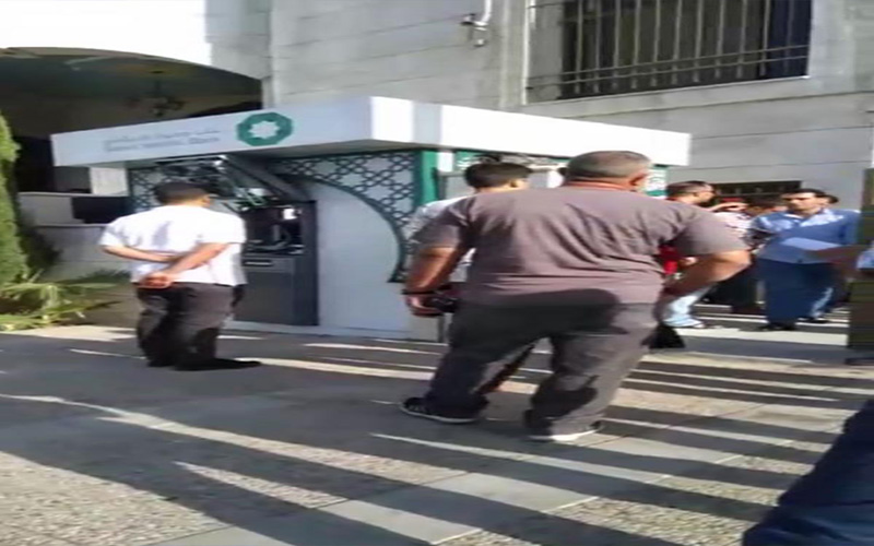 العبث بجهاز صراف آلي في الرابية