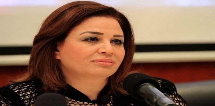 إلهام شاهين: أدافع عن بشار الأسد