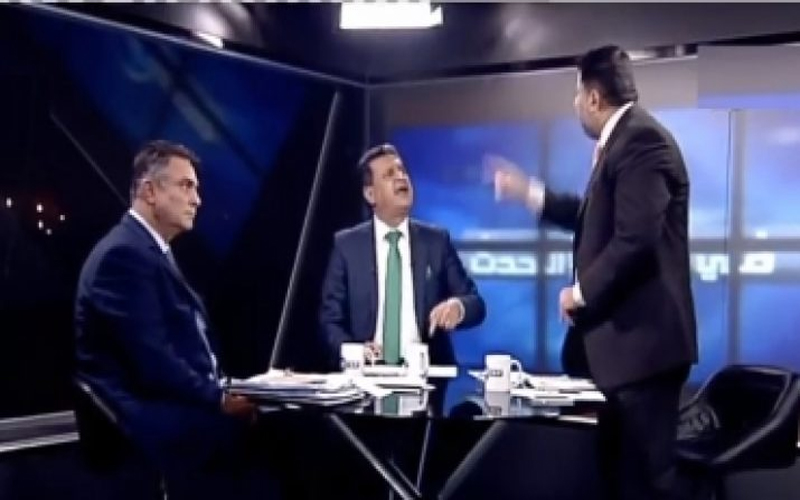 بالفيديو .. ملاسنة وخروج عن النص