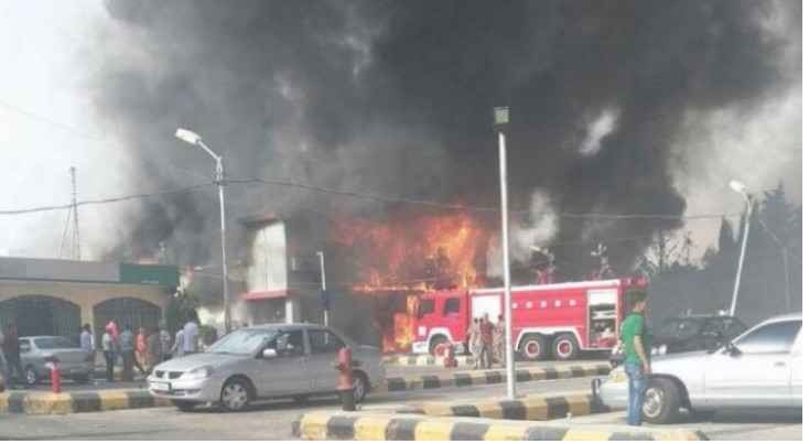 بالفيديو.. حريق ضخم بمستودع للاجهزة الكهربائية