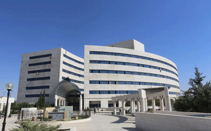 ’الاطباء‘ تدين الاعتداء على طبيب وممرضين