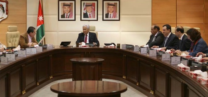 النسور يدعو لعدم الخلط بين العمل