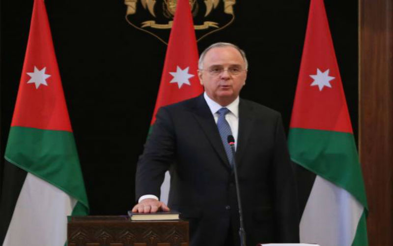 وزير العمل: معيار الوظائف القيادية خاضع