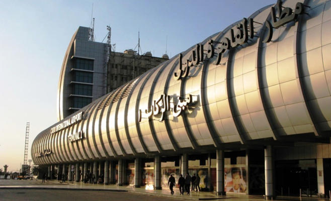 القاهرة: منع 5 عراقيين ويمني من