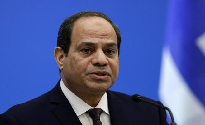 السيسي يعفي قائدي القوات البحرية والدفاع