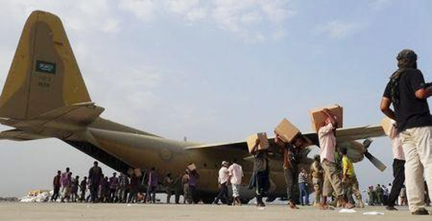 هبوط طائرتين سعوديتين تحملان معدات في