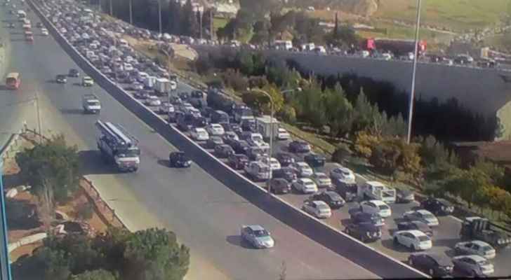 أزمة سير خانقة على طريق المطار