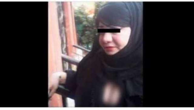 سيدة تجمع بين ثلاثة أزواج في
