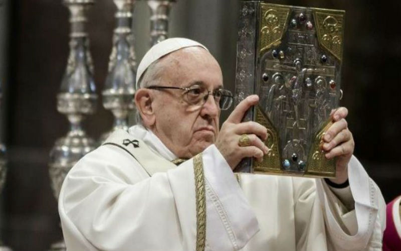 هزة في الفاتيكان بعد نفي البابا