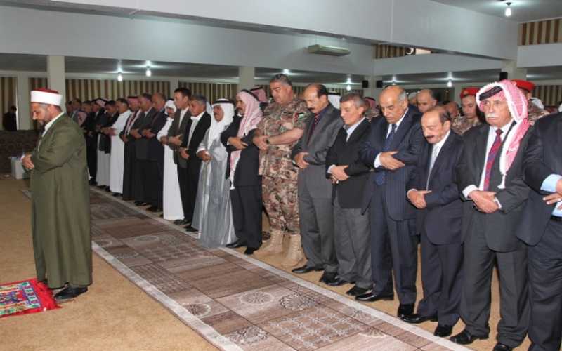 رئيس هيئة الأركان يشارك متقاعدي الجنوب
