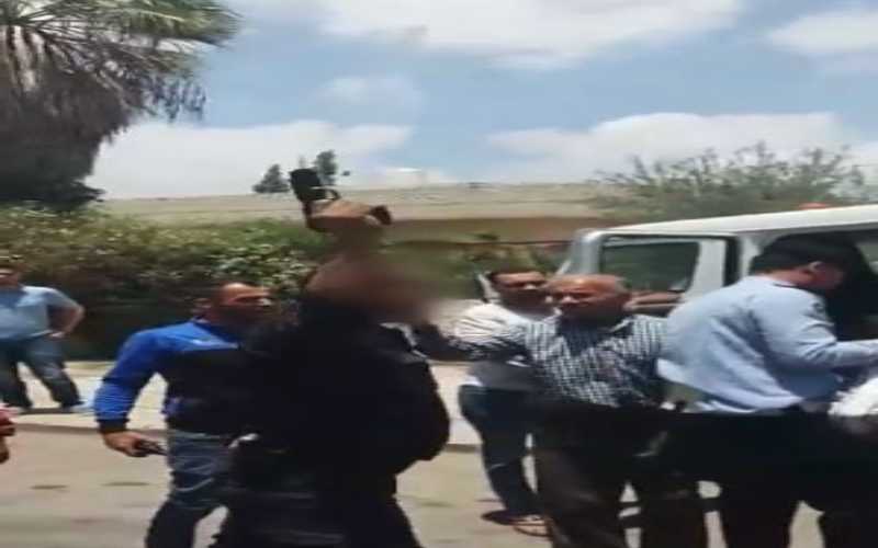 محاكمة شرطي اطلق النار بالهواء بدون