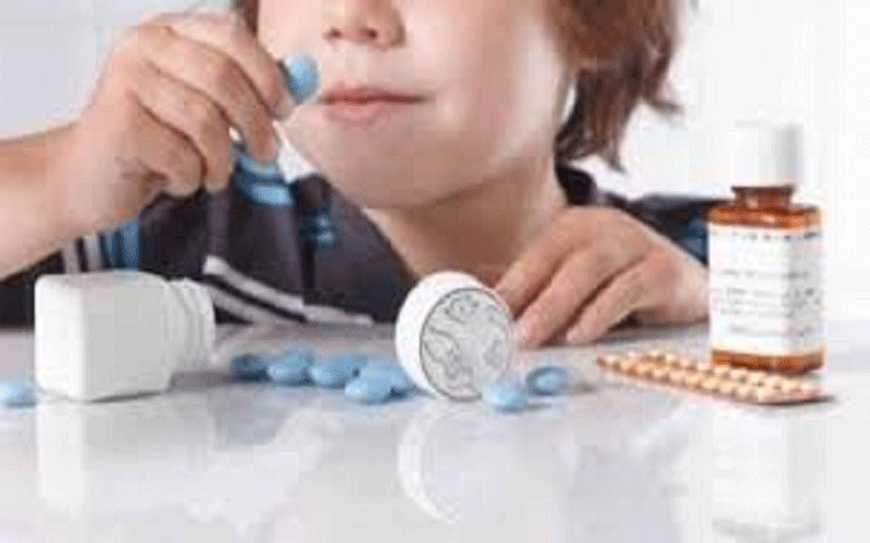 تسمم طفلة تناولت دواء مميعا في