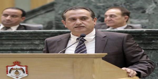 من هي الشخصية التي تقدم لها