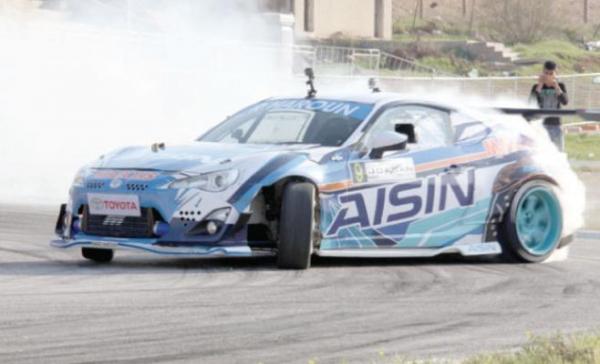 30 متسابقا اردنيا وفلسطينيا في درفت