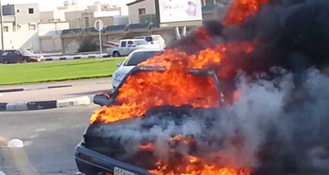 إخماد حريق مركبات في الزرقاء