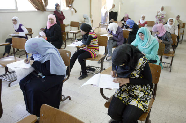 التوجيهي.. عمليات التصحيح مستمرة ولا موعد