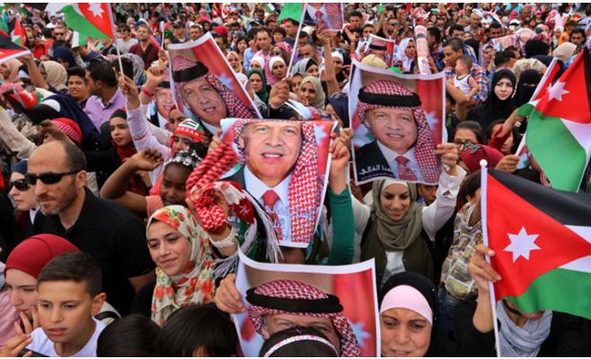 الأردنيون في عيدهم يبادلون الوطن حبا