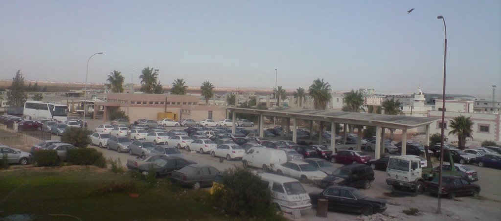 مجهولون يسطون على شاحنات أردنية في