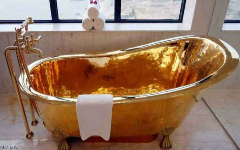 بالصور.. جناح فندقي من الذهب الخالص