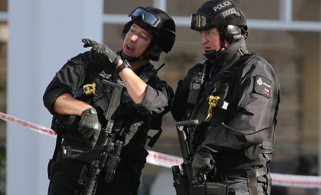 الشرطة تتعقب منفذ اعتداء لندن وترفع