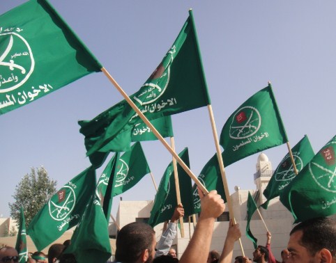 أبو غنيمة شامتا بالمنشقين من الأخوان