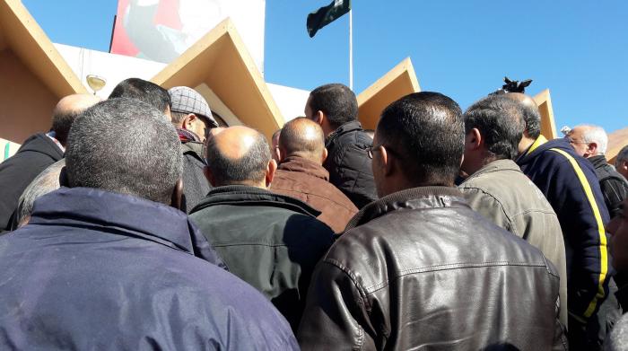 موظفو المياومة في quotاليرموكquot يحتجون للمطالبة