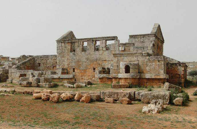 روسيا تدمر مواقع أثرية في إدلب