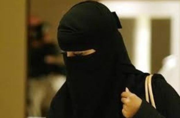 محكمة كندية ترفض حظر النقاب أثناء