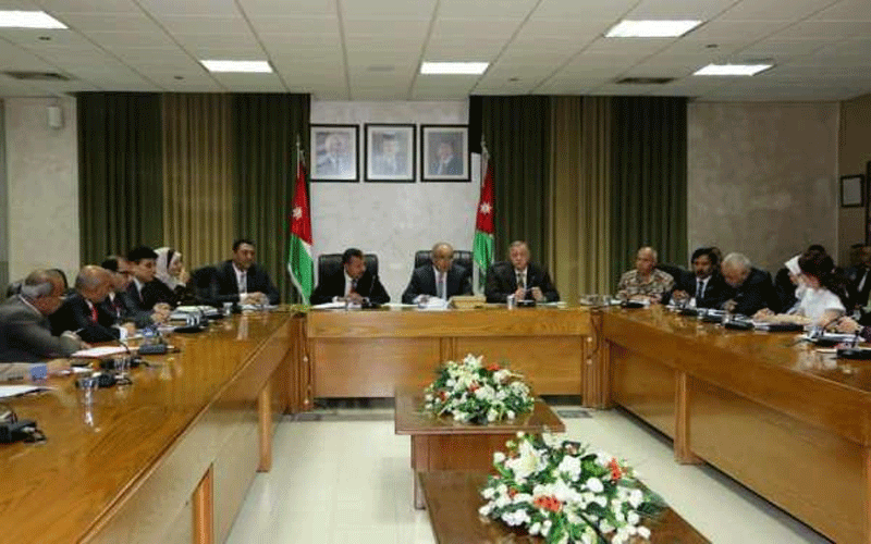 محافظة يؤكد استمرار زيادة 10 دقائق