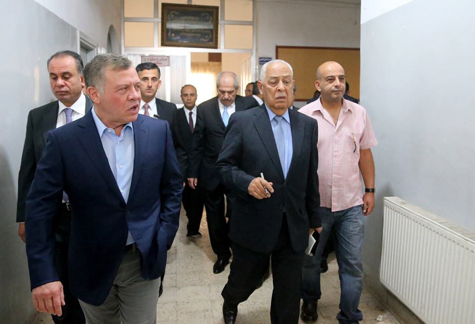 بالفيديو.. . الملك يخرج غاضبا من
