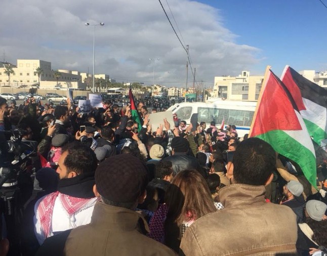 السفارة الامريكية في عمان تحذر رعاياها