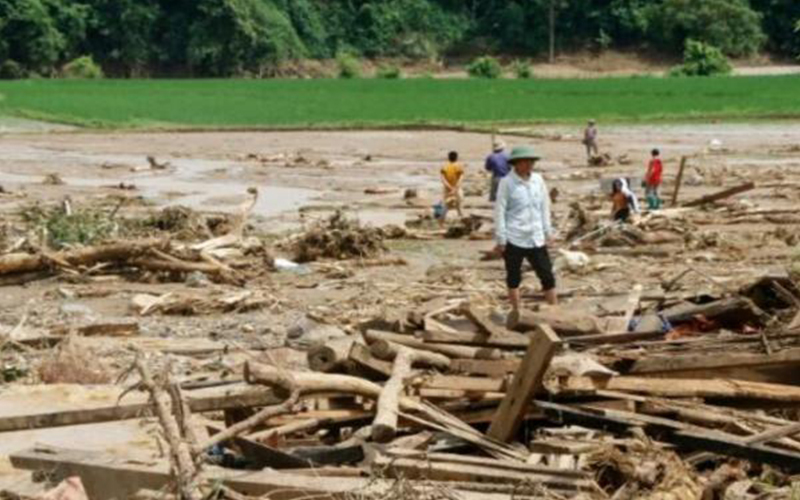 ارتفاع حصيلة ضحايا السيول في فيتنام